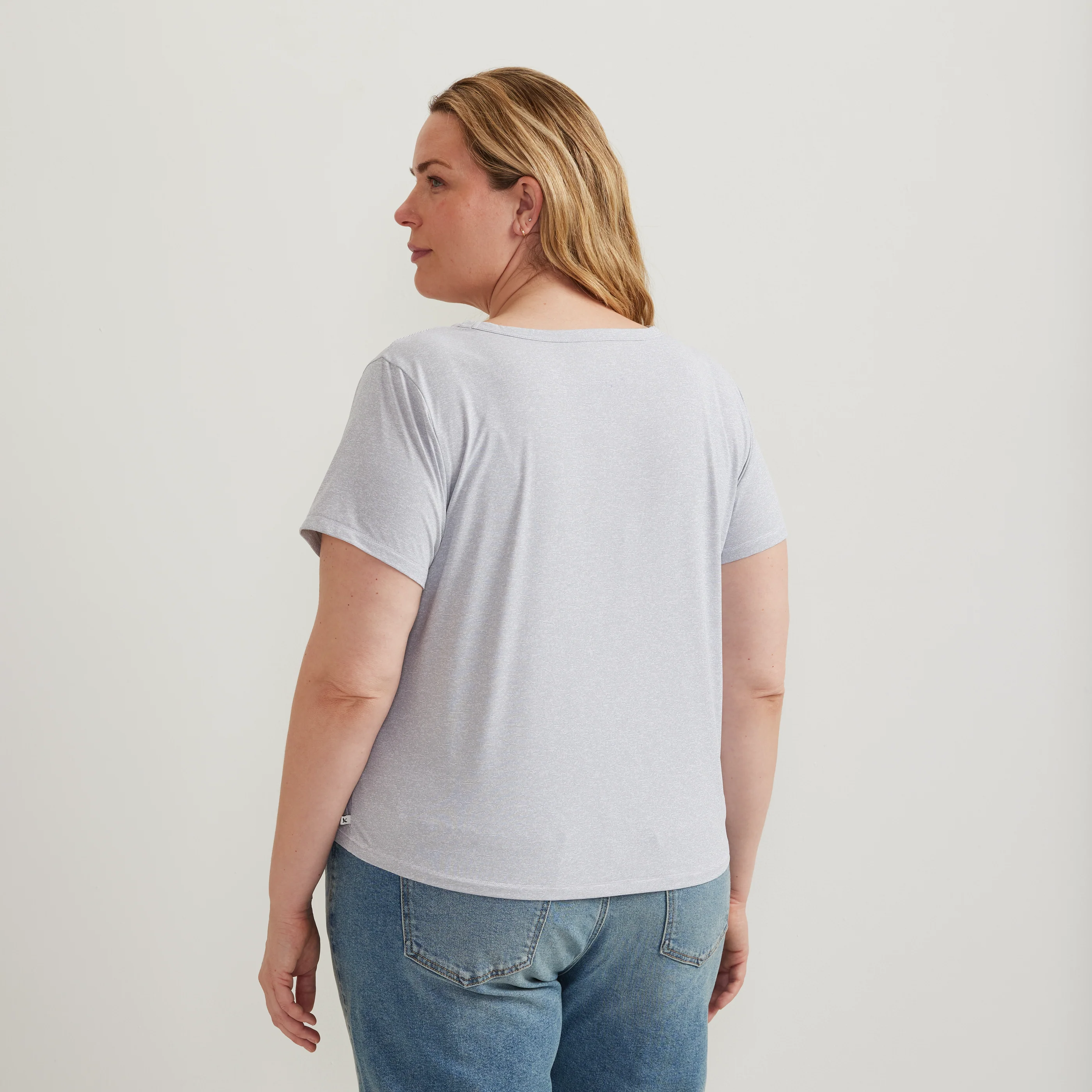 Women's Trek Light Hike Short-Sleeve V-Neck T-Shirt