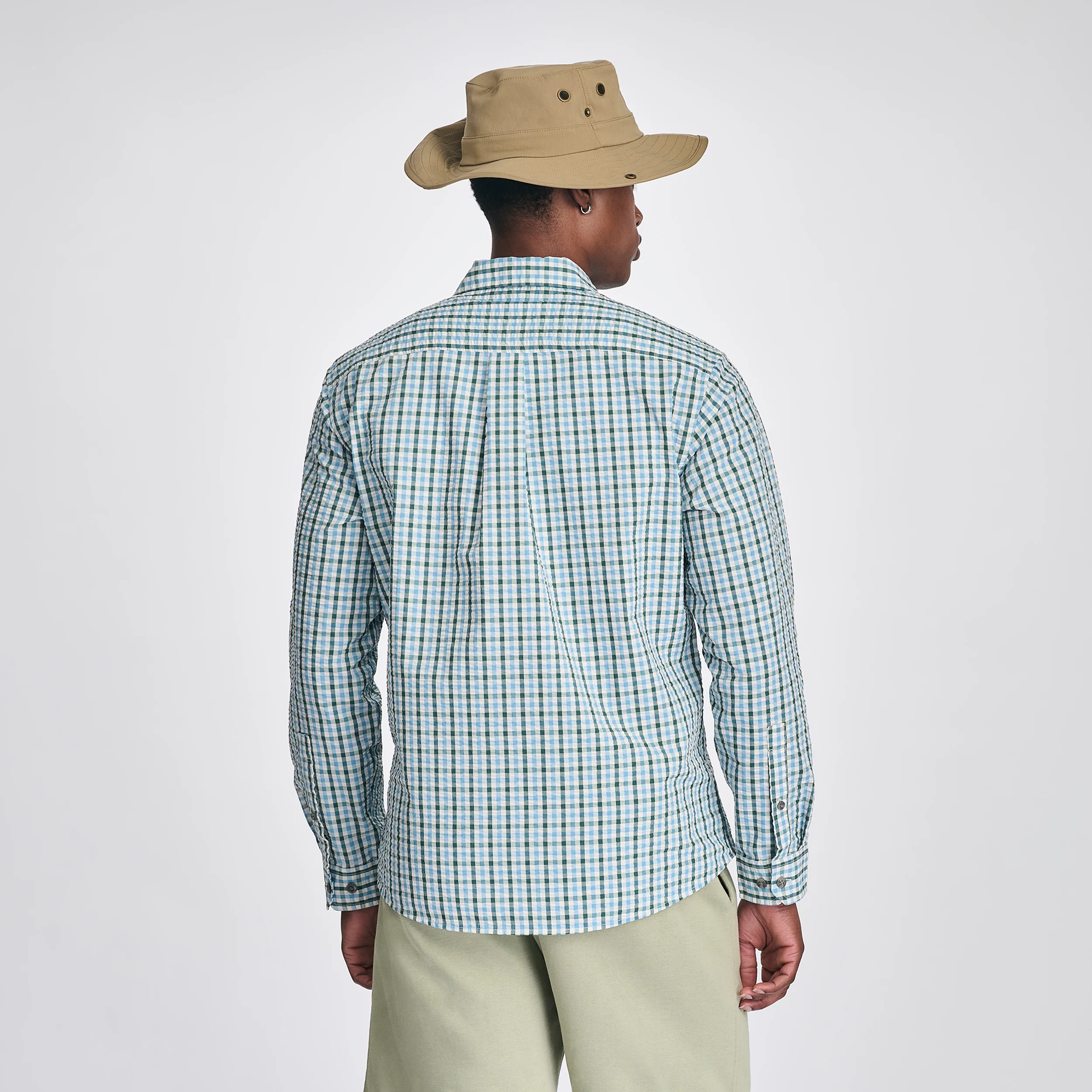 12107-men-s-long-sleeve-pack-it-3.0-seersucker-shirt-2.webp Men's Long-Sleeve Pack It 3.0 Seersucker Shirt