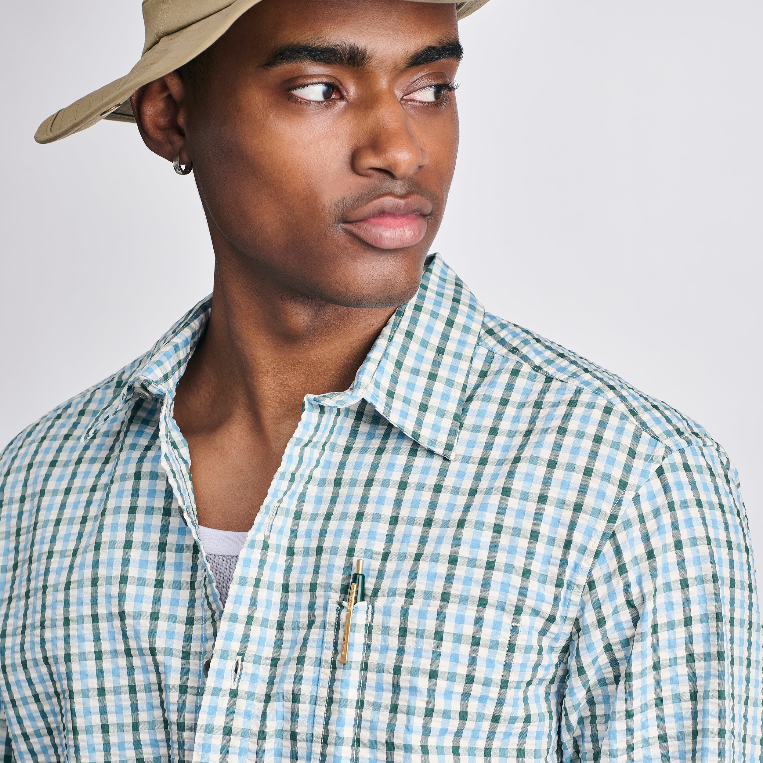 12107-men-s-long-sleeve-pack-it-3.0-seersucker-shirt-3.jpg Men's Long-Sleeve Pack It 3.0 Seersucker Shirt