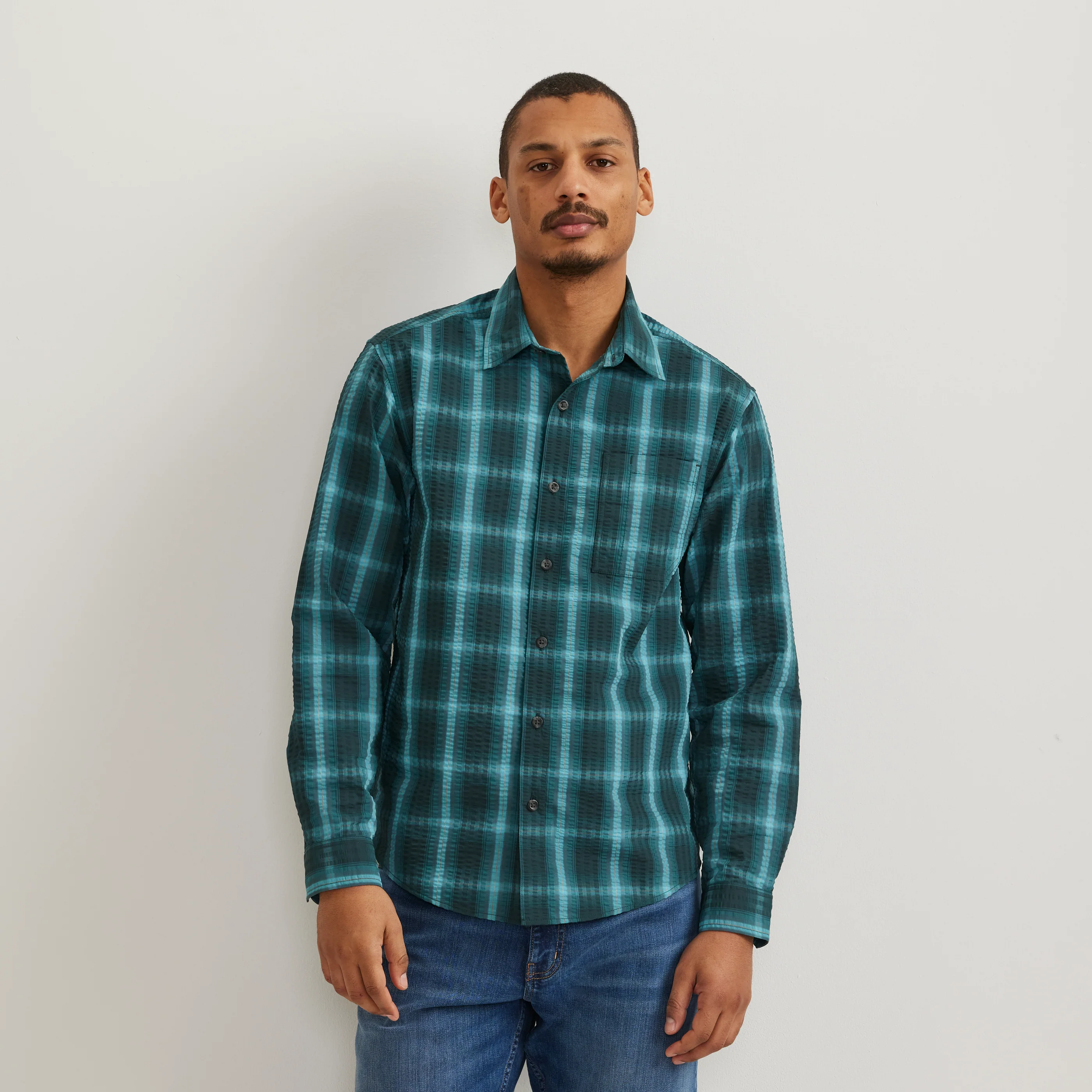 12107-men-s-long-sleeve-pack-it-3.0-seersucker-shirt-7.webp Men's Long-Sleeve Pack It 3.0 Seersucker Shirt