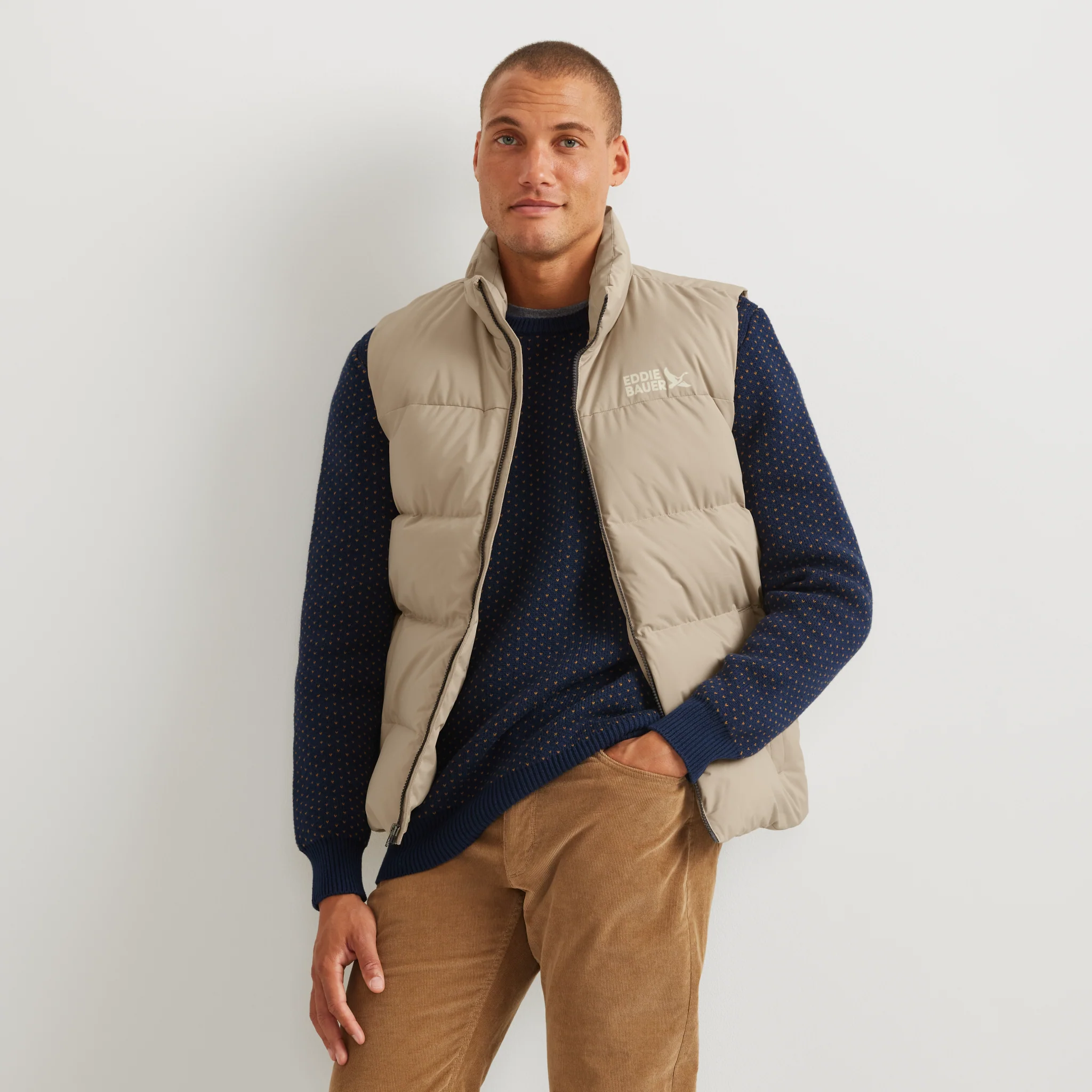 21330-men-s-essential-down-vest-10.webp Men's Essential Down Vest
