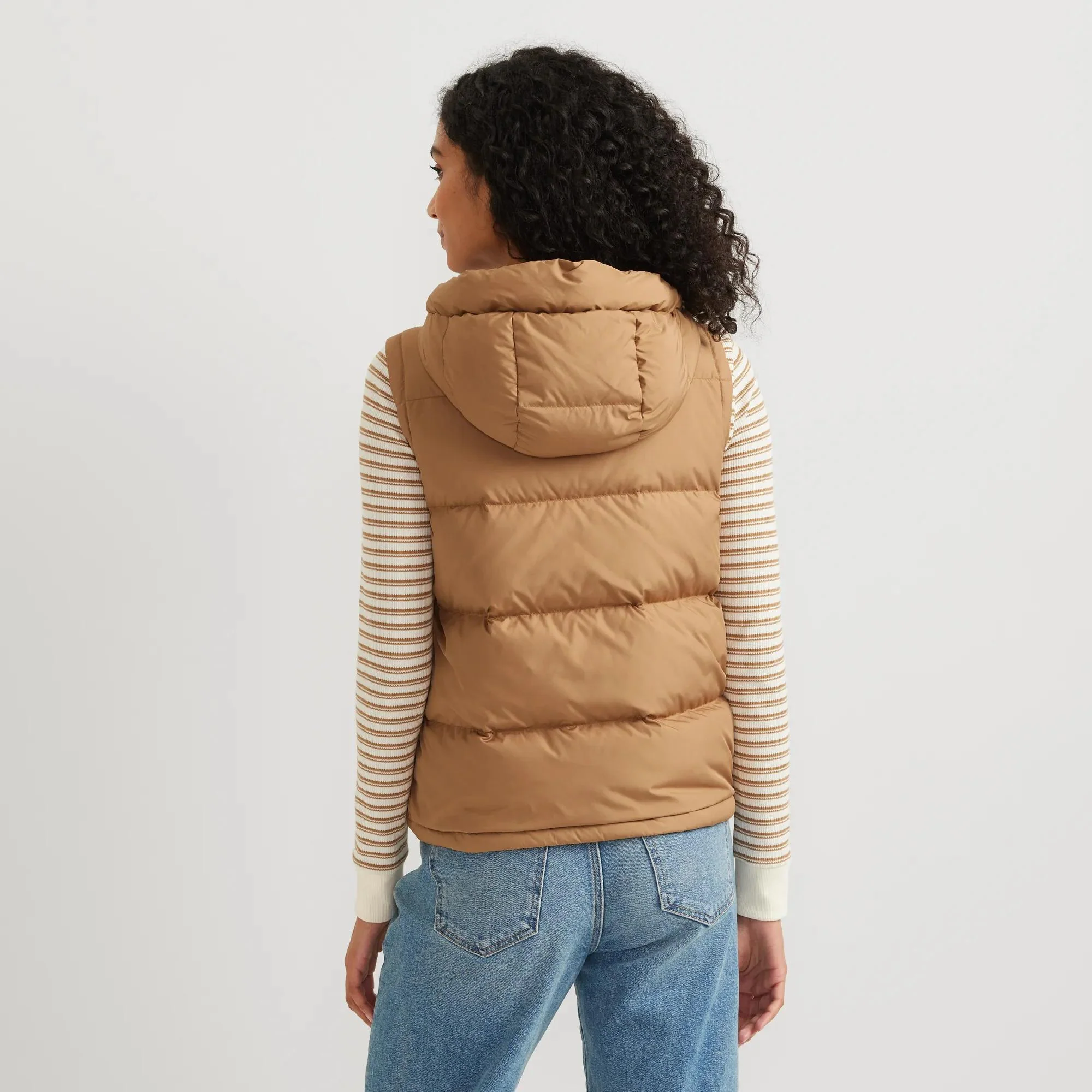 21424-women-s-ketchum-short-down-hooded-vest-19.webp Women's Ketchum Short Down Hooded Vest