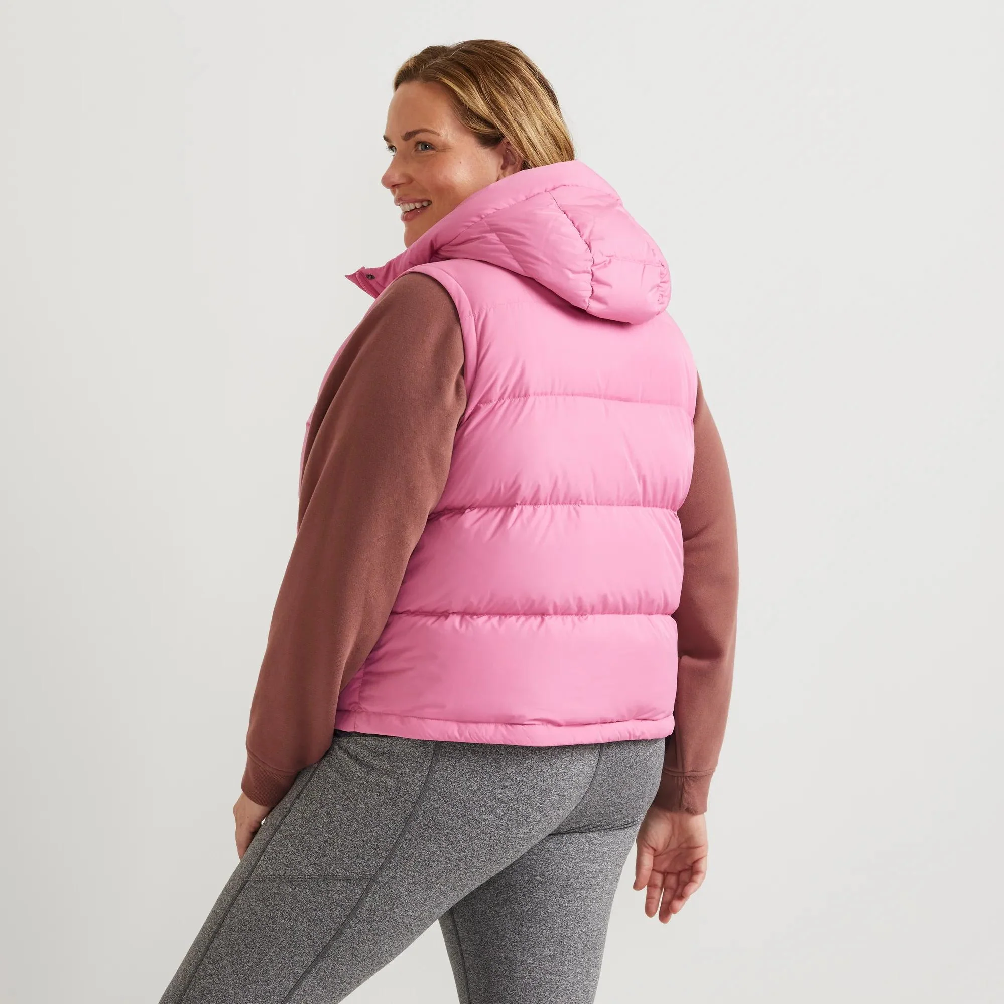 21424-women-s-ketchum-short-down-hooded-vest-22.webp Women's Ketchum Short Down Hooded Vest