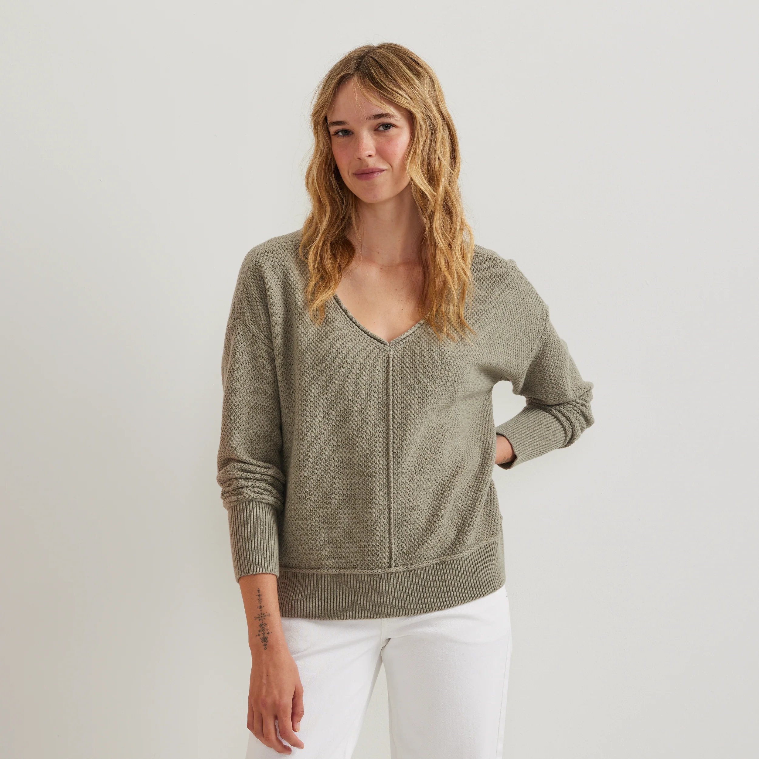 6525-women-s-v-neck-sweater-4.webp Women's V-Neck Sweater