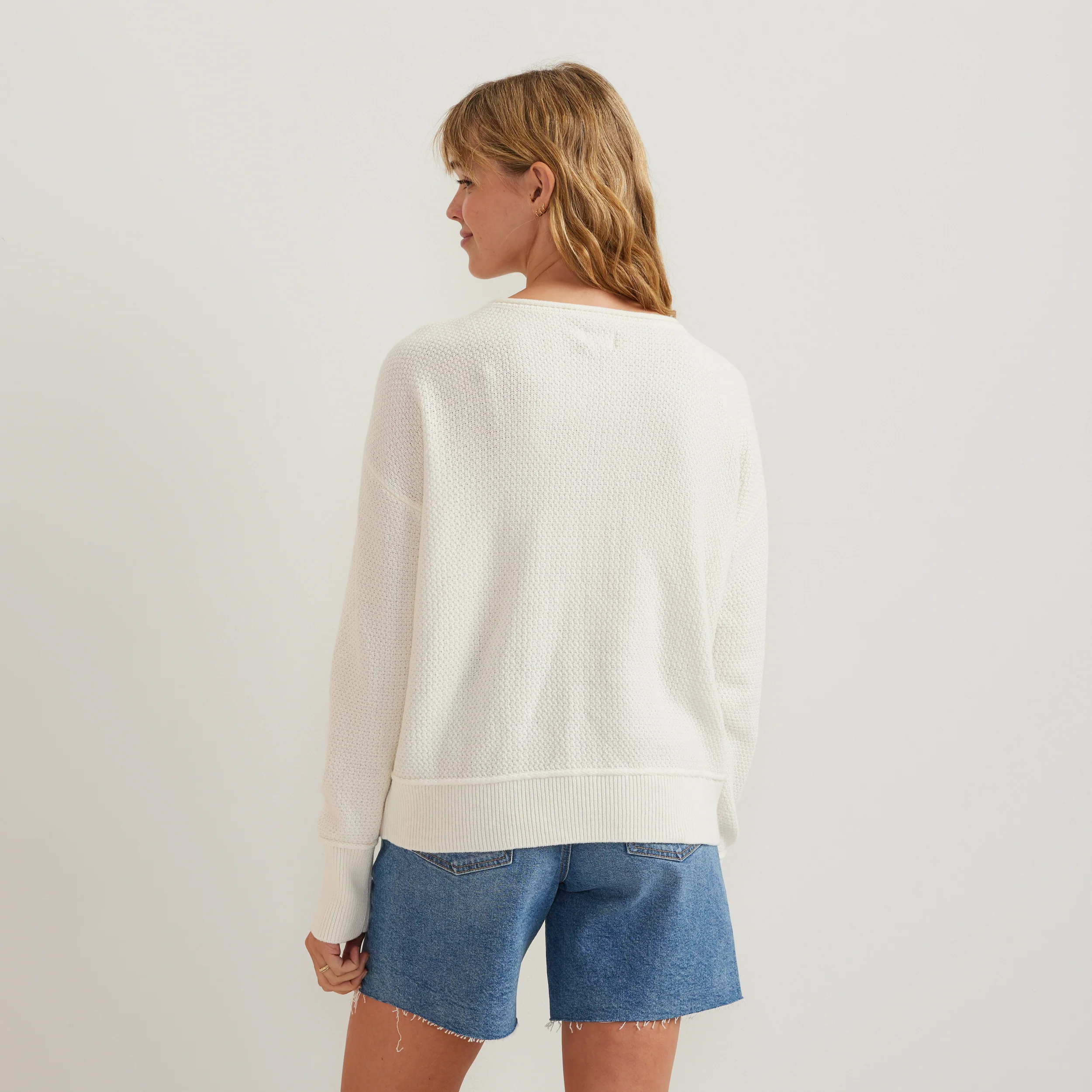 6525-women-s-v-neck-sweater-8.webp Women's V-Neck Sweater