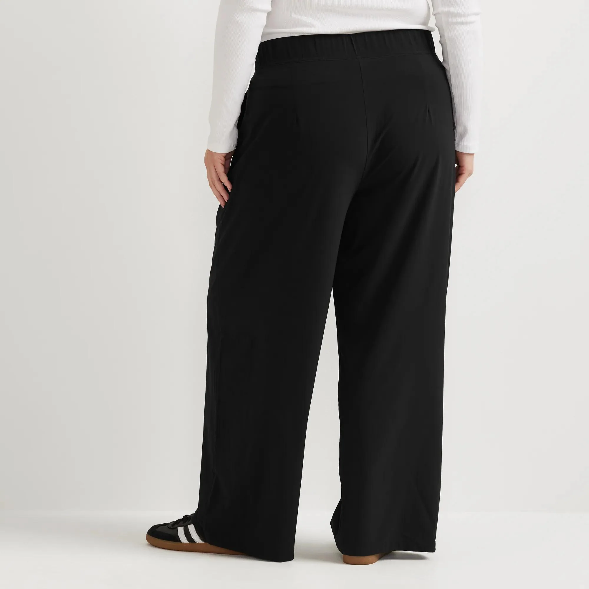 7256-women-s-departure-high-rise-wide-leg-travel-pants-10.webp Women's Departure High-Rise Wide Leg Travel Pants
