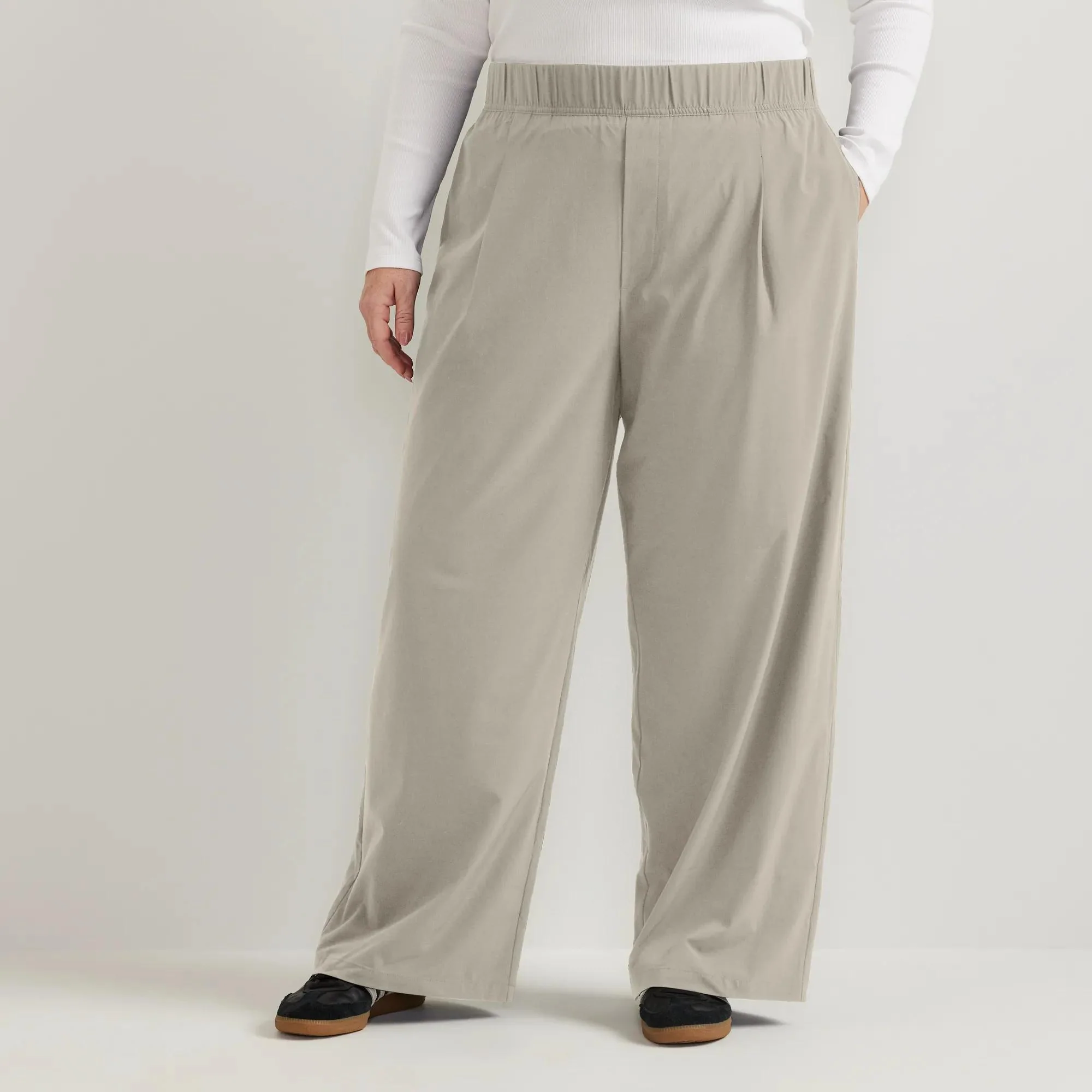 7256-women-s-departure-high-rise-wide-leg-travel-pants-11.webp Women's Departure High-Rise Wide Leg Travel Pants