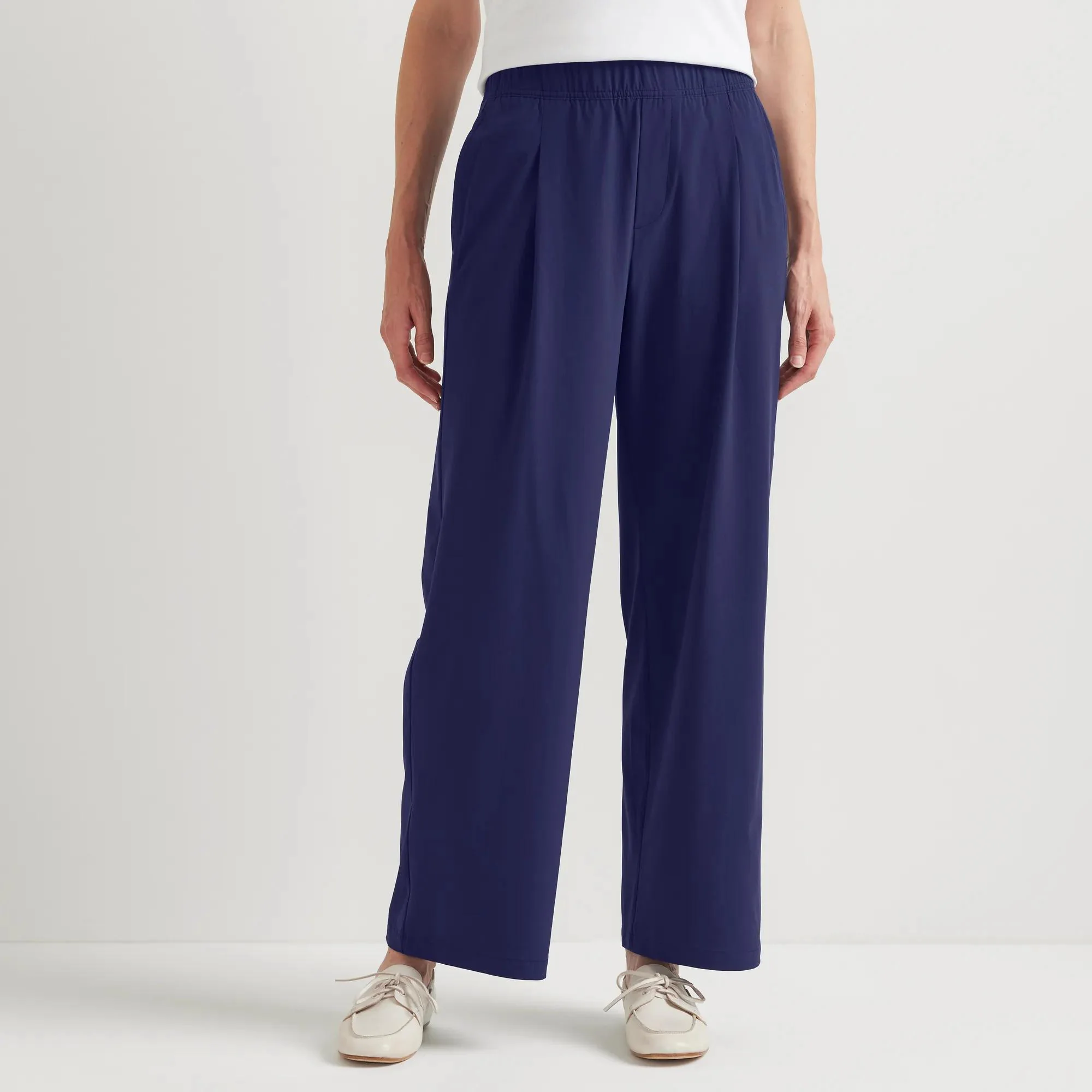7256-women-s-departure-high-rise-wide-leg-travel-pants-4.webp Women's Departure High-Rise Wide Leg Travel Pants