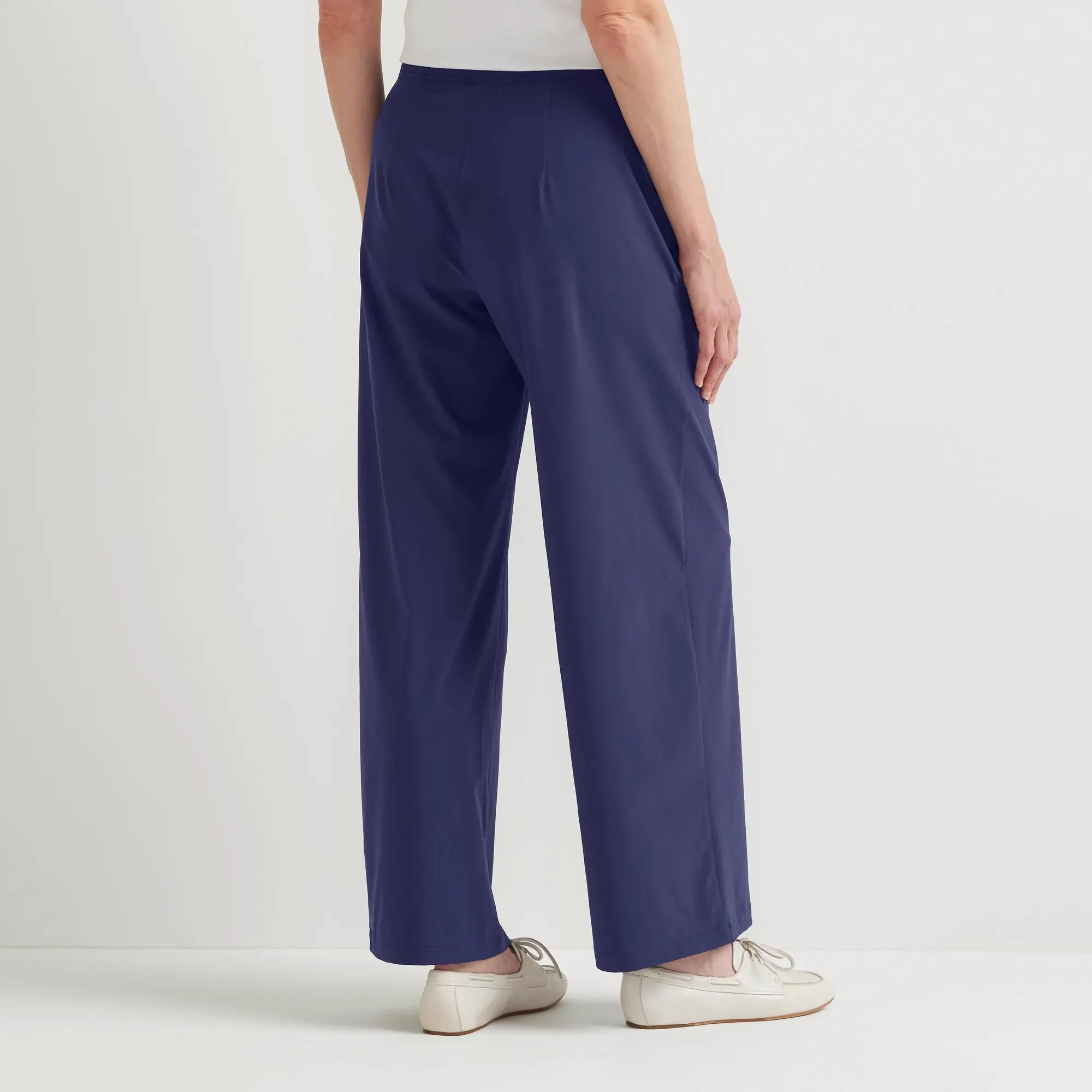 7256-women-s-departure-high-rise-wide-leg-travel-pants-5.webp Women's Departure High-Rise Wide Leg Travel Pants