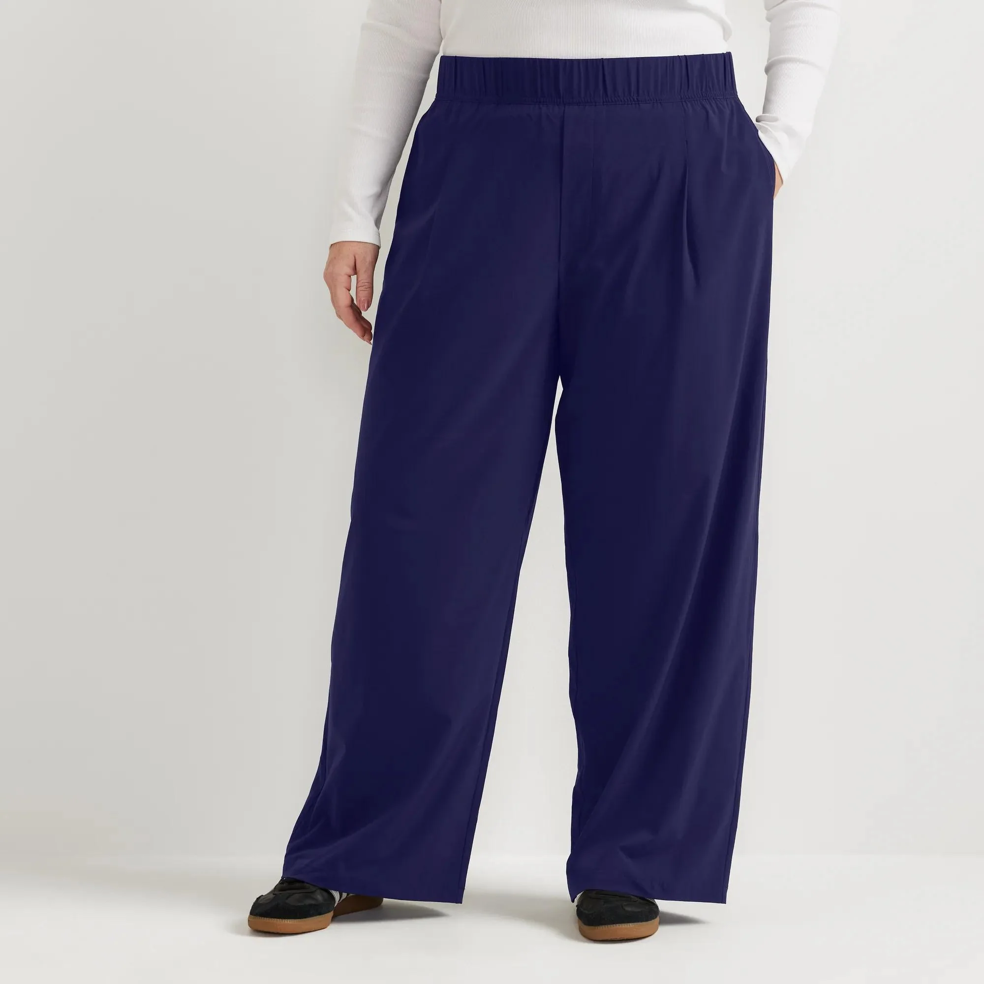 7256-women-s-departure-high-rise-wide-leg-travel-pants-6.webp Women's Departure High-Rise Wide Leg Travel Pants