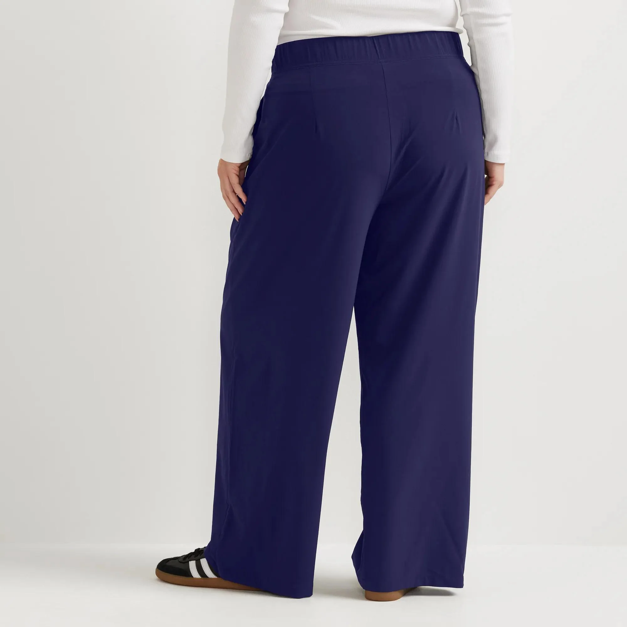 7256-women-s-departure-high-rise-wide-leg-travel-pants-7.webp Women's Departure High-Rise Wide Leg Travel Pants
