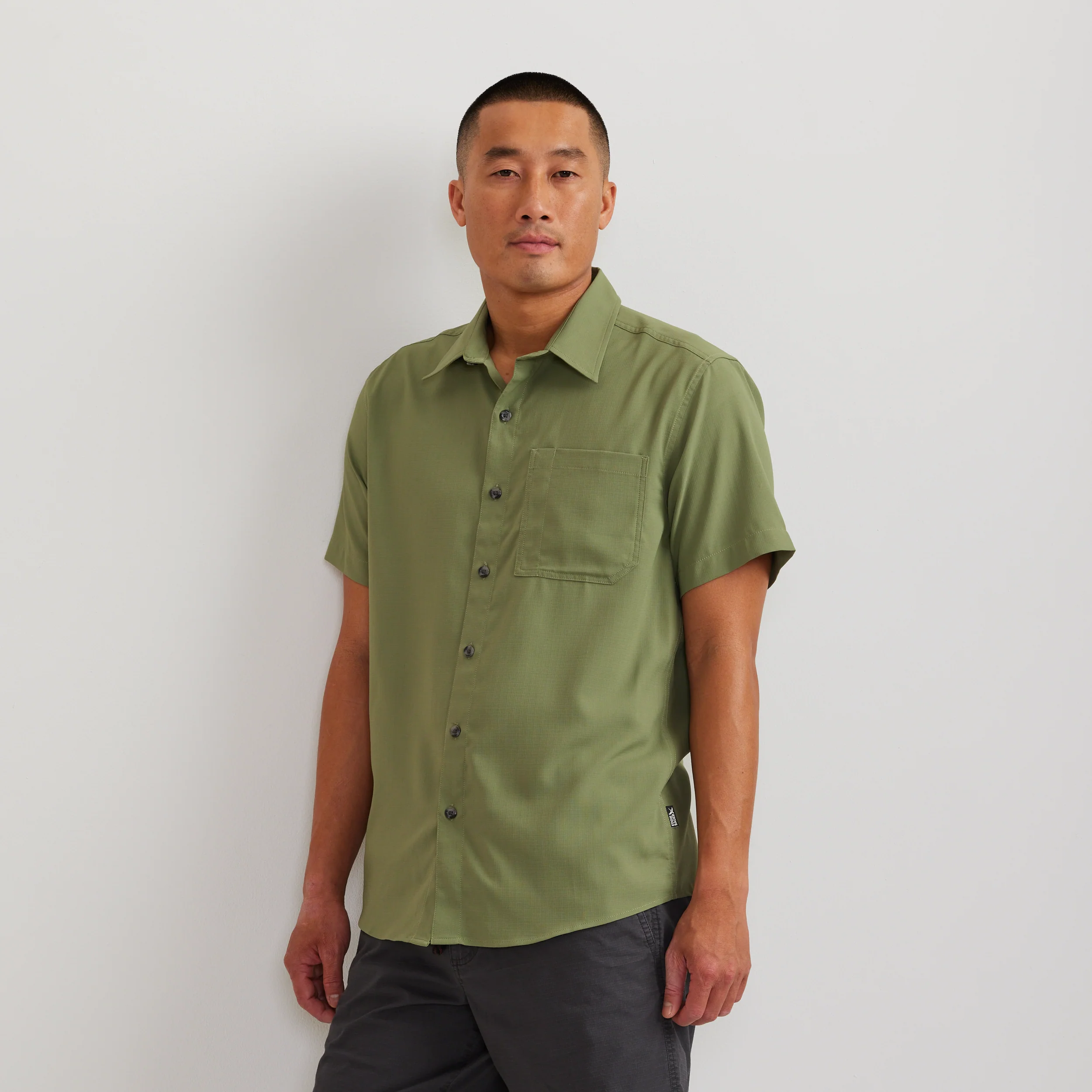 Men's Short Sleeve Destination Shirt-Solid