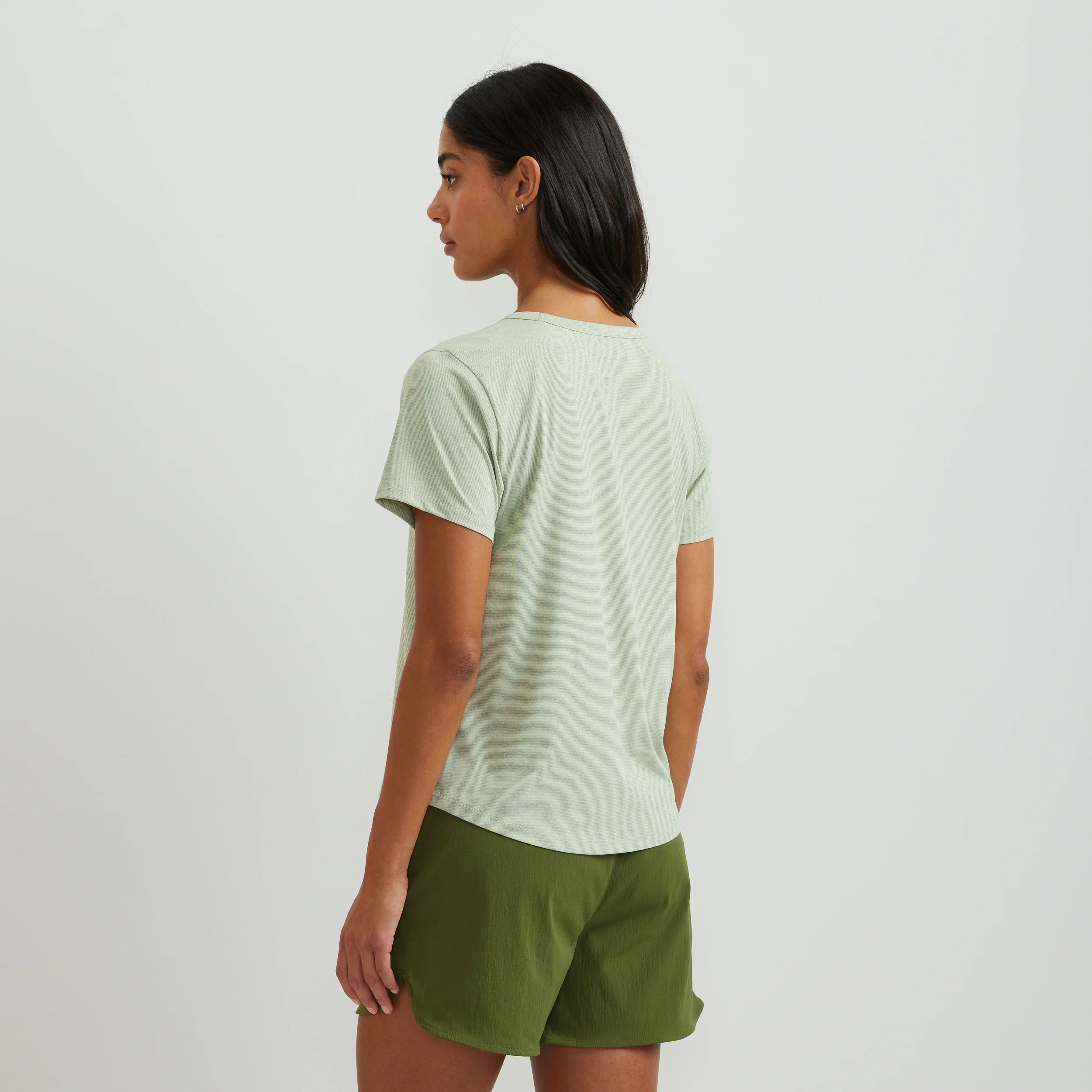 8889-women-s-trek-light-hike-short-sleeve-crewneck-t-shirt-10.webp Women's Trek Light Hike Short-Sleeve Crewneck T-Shirt