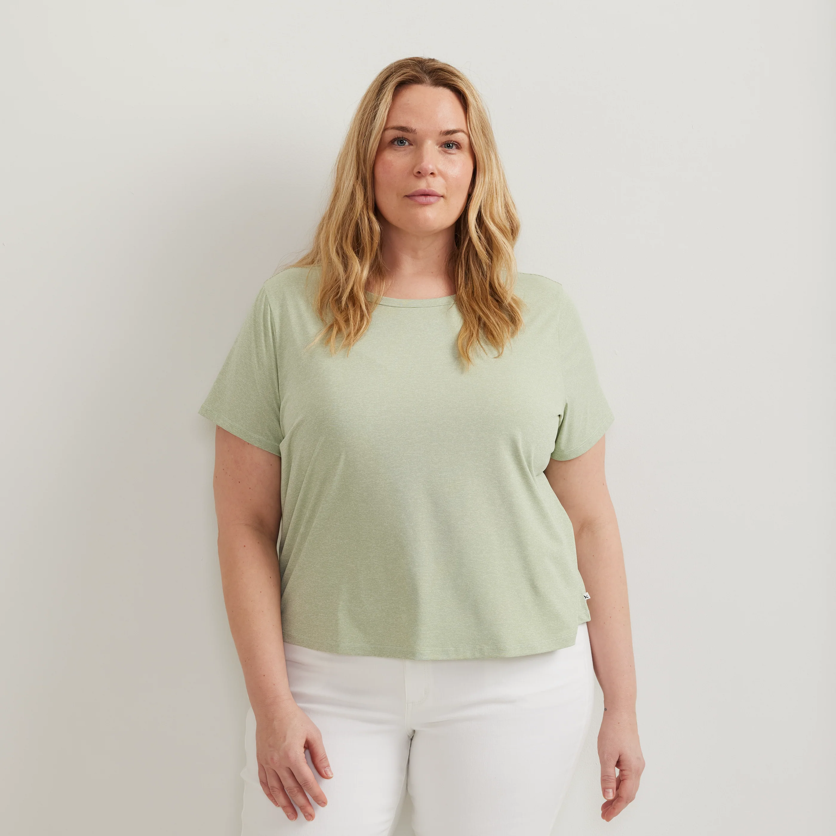 8889-women-s-trek-light-hike-short-sleeve-crewneck-t-shirt-11.webp Women's Trek Light Hike Short-Sleeve Crewneck T-Shirt
