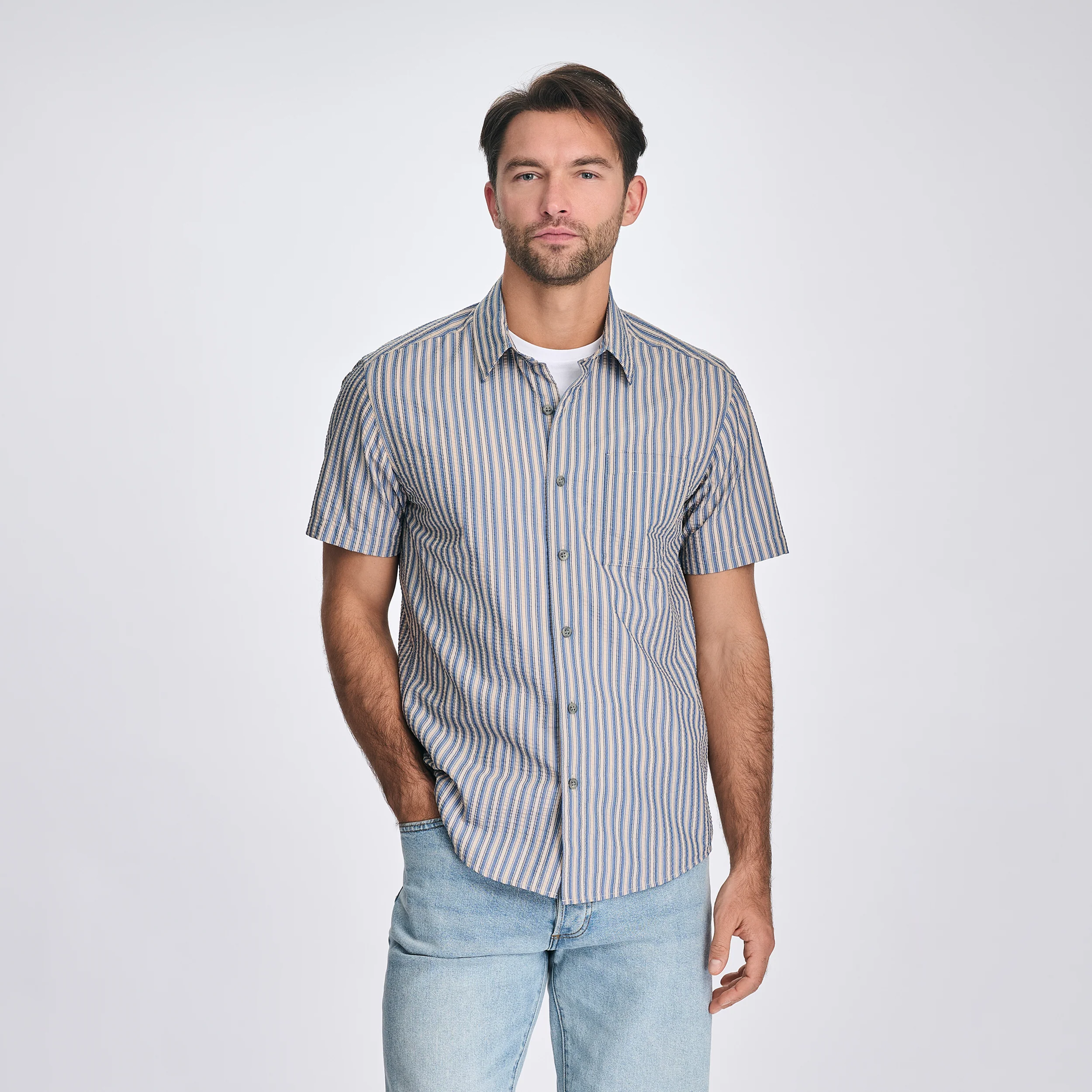 9619-men-s-short-sleeve-pack-it-3.0-seersucker-shirt-1.webp Men's Short-Sleeve Pack It 3.0 Seersucker Shirt