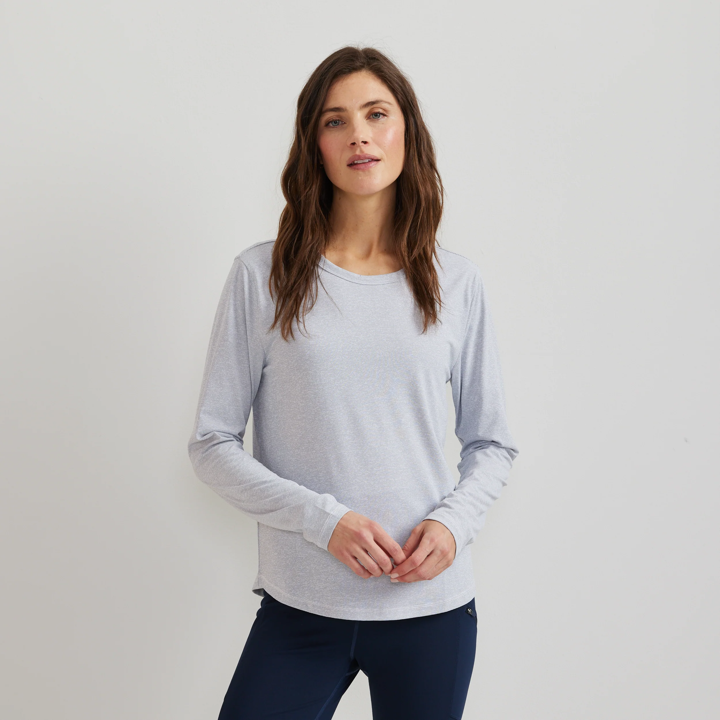 9826-women-s-trek-light-hike-long-sleeve-crewneck-t-shirt-1.webp Women's Trek Light Hike Long-Sleeve Crewneck T-Shirt
