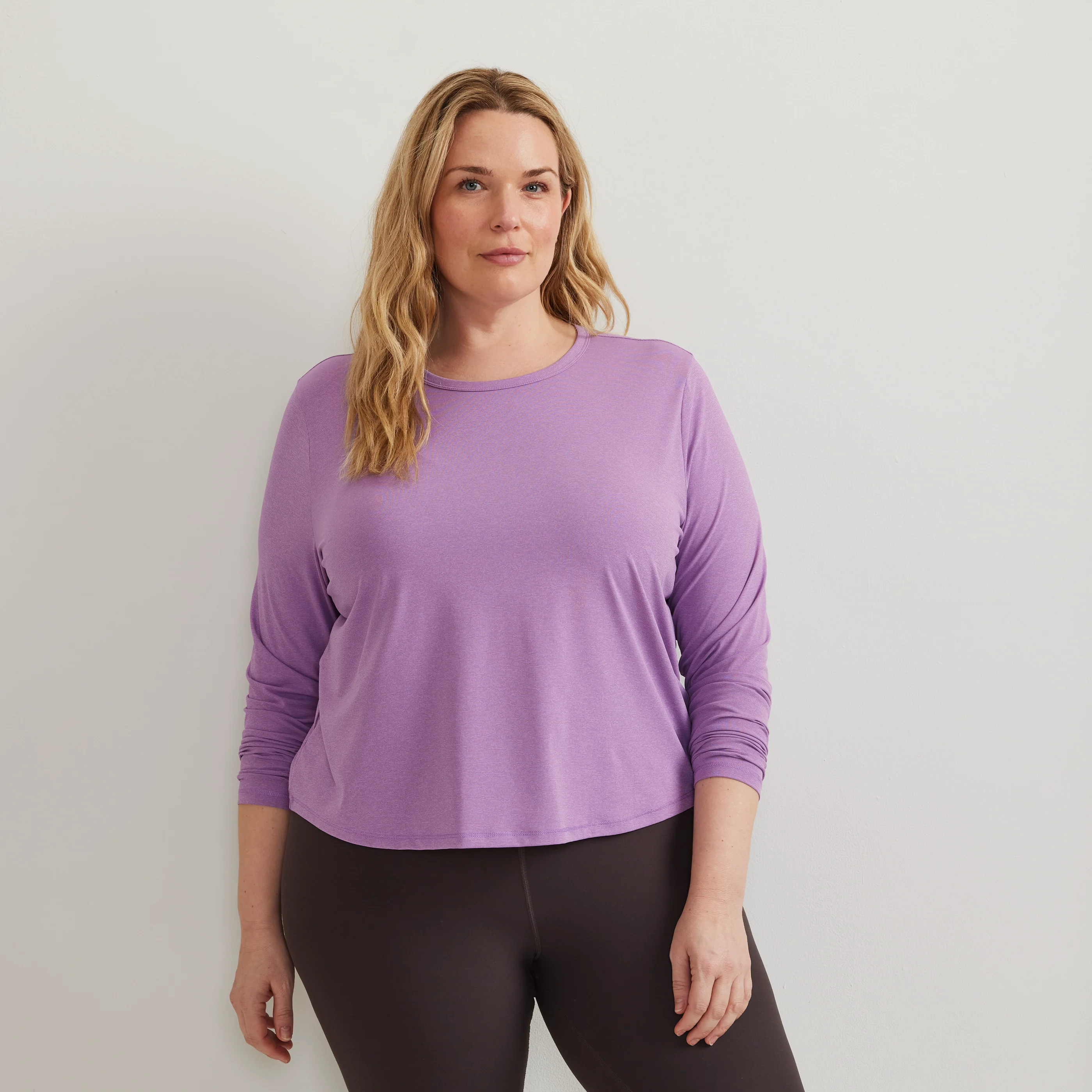 9826-women-s-trek-light-hike-long-sleeve-crewneck-t-shirt-7.webp Women's Trek Light Hike Long-Sleeve Crewneck T-Shirt